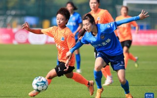 四十岁学足球晚吗女，四十岁学足球晚吗女生