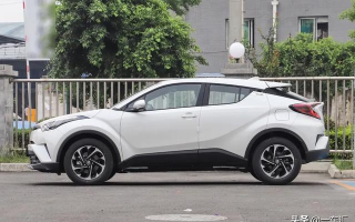 新款丰田suv12万左右，新款丰田suv12万左右的车